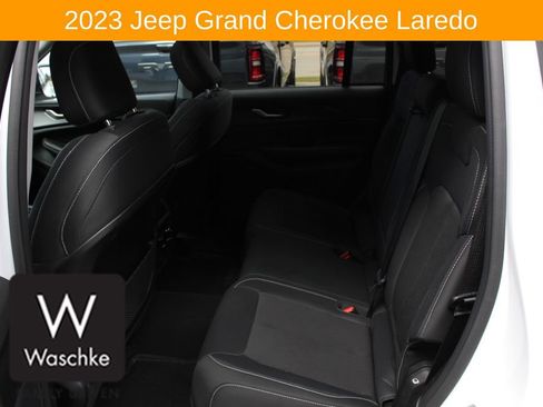 Used 2023 Jeep Grand Cherokee Laredo w/ Luxury Tech Group I AWD/4WD image 18