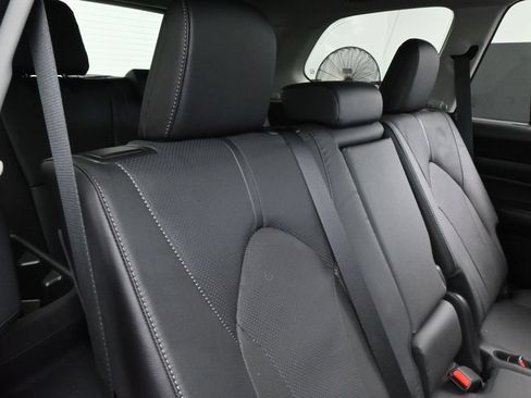 Used 2025 Toyota Grand Highlander AWD image 42