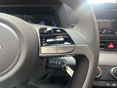 New 2026 Hyundai Elantra SE image 18