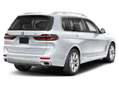 Certified 2024 BMW X7 xDrive40i w/ M Sport Package image 2