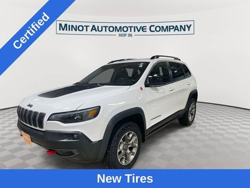 Used 2022 Jeep Cherokee Trailhawk image 4