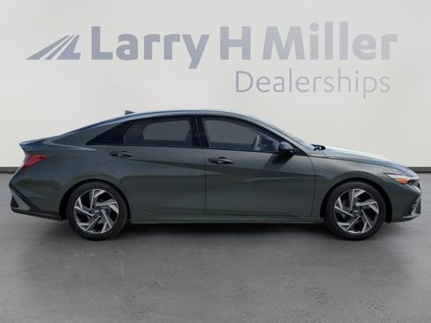 New 2026 Hyundai Elantra SEL Sport FWD image 7