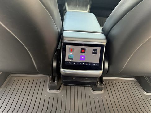 Used 2022 Tesla Model X image 12