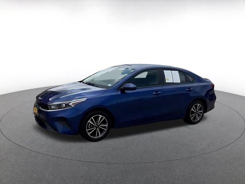 Used 2024 Kia Forte LXS FWD image 9