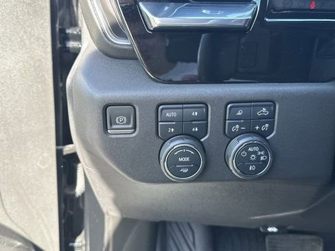 Used 2022 Chevrolet Silverado 1500 LT Trail Boss w/ Convenience Package II image 28