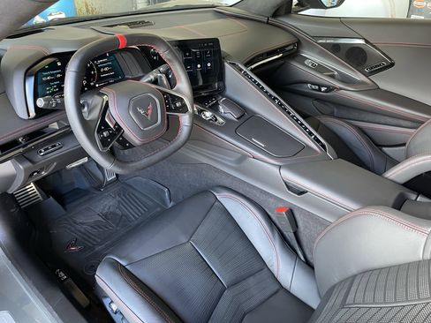 Used 2024 Chevrolet Corvette Stingray Premium Conv w/ Stealth Interior Trim Package image 13