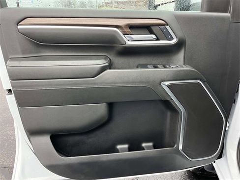 Used 2024 Chevrolet Silverado 3500 LT image 27