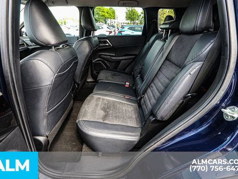 Used 2023 Mitsubishi Outlander SE image 23