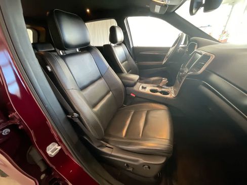 Used 2017 Jeep Grand Cherokee Limited image 24