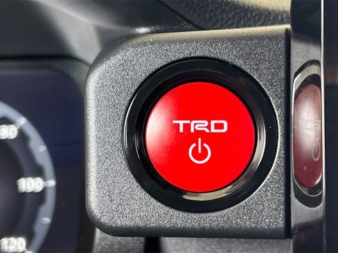 Certified 2025 Toyota 4Runner TRD Off-Road Premium image 24