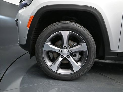 New 2026 Jeep Grand Cherokee Limited AWD/4WD image 16