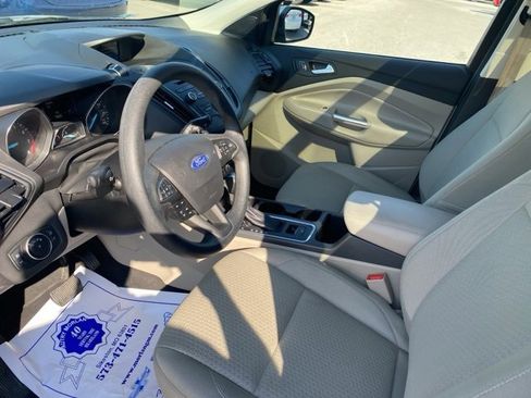 Used 2017 Ford Escape SE w/ SE Cold Weather Package image 16