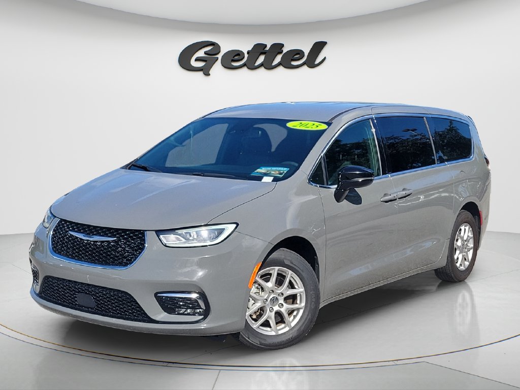 Used 2025 Chrysler Pacifica Select FWD image 1