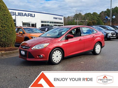 Used 2012 Ford Focus SE image 1