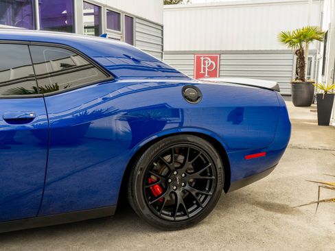 Used 2019 Dodge Challenger SRT Hellcat w/ Laguna Leather Package RWD image 6