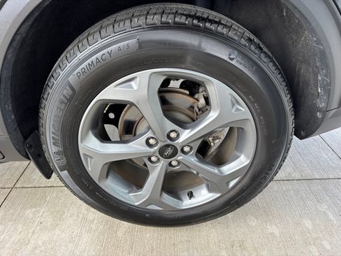 Certified 2025 Ford Escape ST-Line w/ Tech Pack #1 AWD/4WD image 19