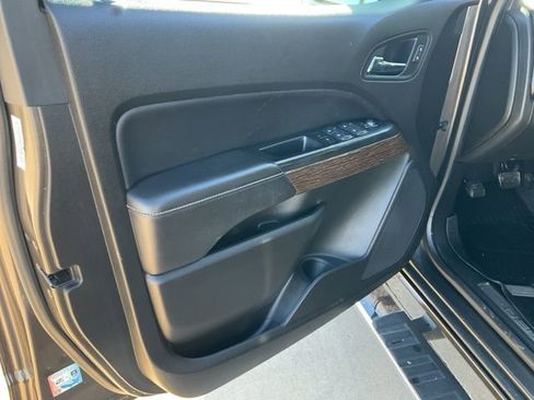 Used 2019 GMC Canyon Denali image 4