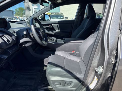 Used 2023 Subaru Solterra AWD image 9