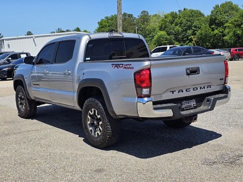 Used 2019 Toyota Tacoma TRD Off-Road RWD image 13