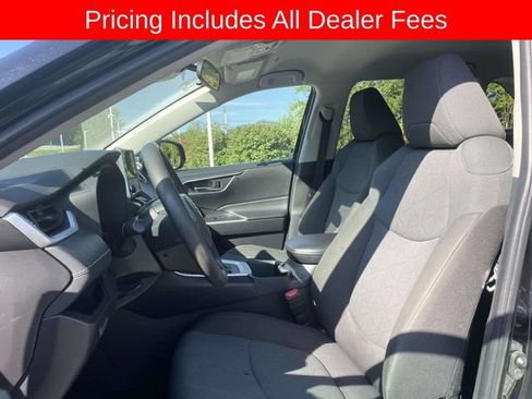 Used 2024 Toyota RAV4 XLE AWD/4WD image 20