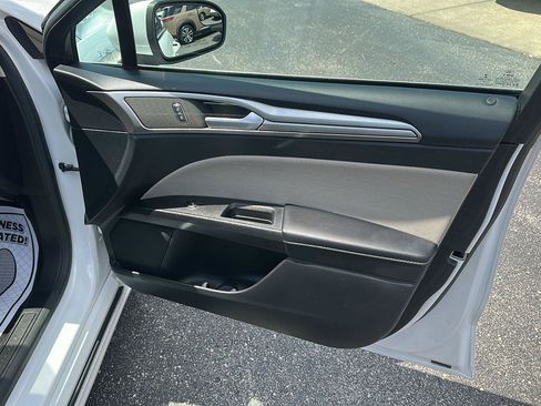 Used 2018 Ford Fusion S FWD image 11