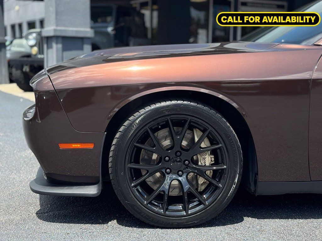 Used 2016 Dodge Challenger SRT Hellcat RWD image 15
