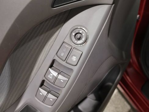 Used 2013 Hyundai Elantra GLS w/ Preferred Pkg FWD image 13