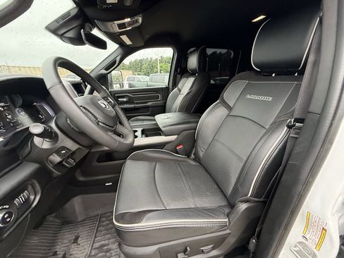 Used 2025 RAM 2500 Laramie AWD/4WD image 31
