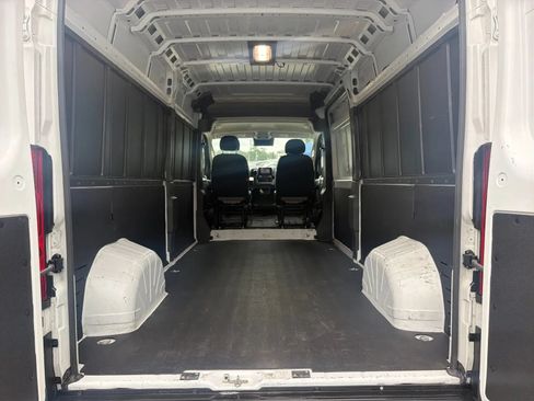 Used 2025 RAM ProMaster 2500 w/ Convenience Group FWD image 15