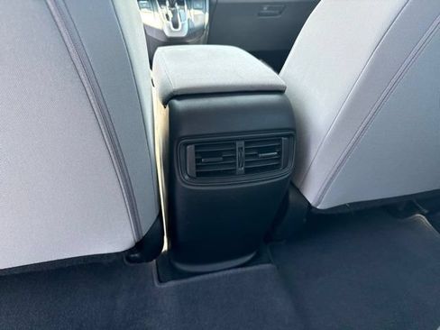 Used 2019 Honda CR-V LX image 40