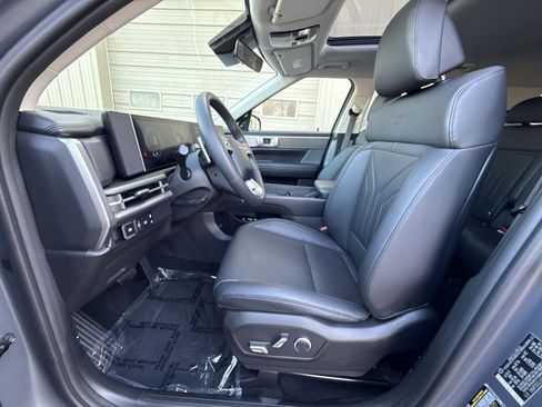 Used 2025 Hyundai Santa Fe XRT image 13