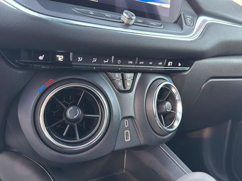 Used 2025 Chevrolet Blazer LT image 23