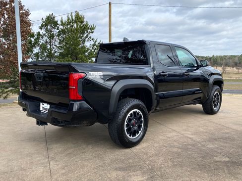 Used 2025 Toyota Tacoma TRD Off-Road image 6