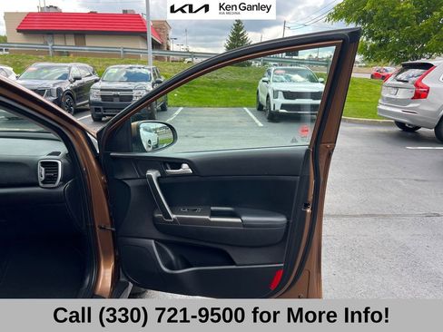 Used 2018 Kia Sportage LX FWD image 55
