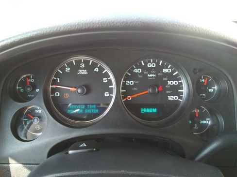 Used 2011 Chevrolet Avalanche LT image 15