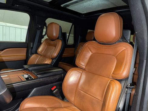 Used 2018 Lincoln Navigator L Reserve w/ Technology Package image 26