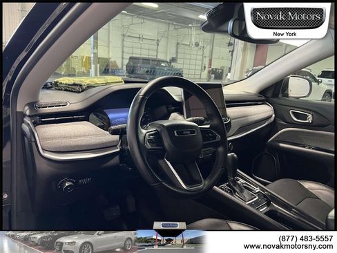 Used 2022 Jeep Compass Latitude image 21