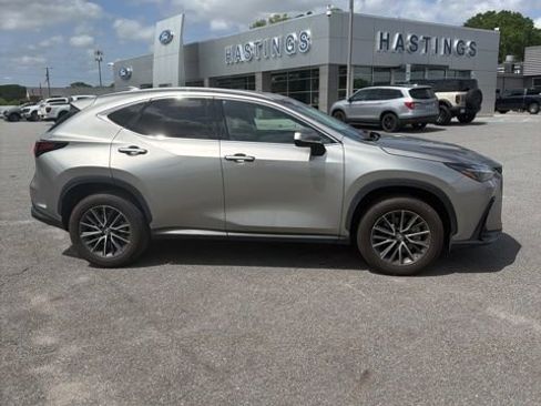 Used 2022 Lexus NX 250 FWD image 4