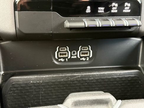 Used 2021 RAM 1500 Laramie w/ Sport Appearance Package image 18