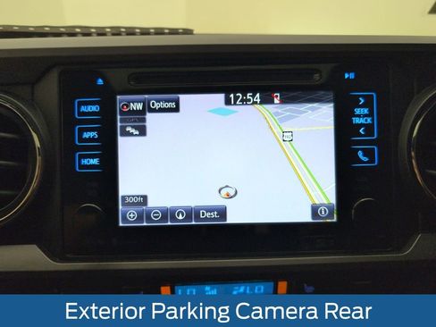 Used 2016 Toyota Tacoma TRD Sport image 27