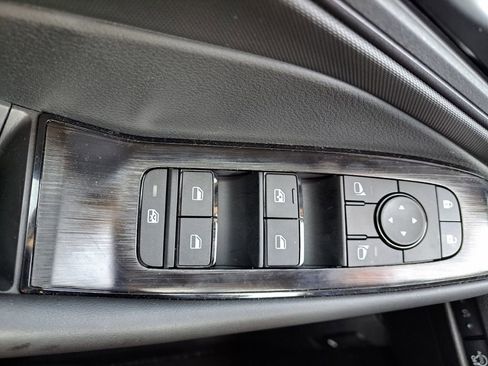 Used 2026 Nissan Rogue S FWD image 16