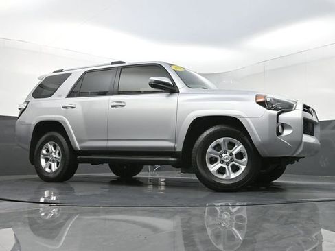Used 2020 Toyota 4Runner SR5 image 33