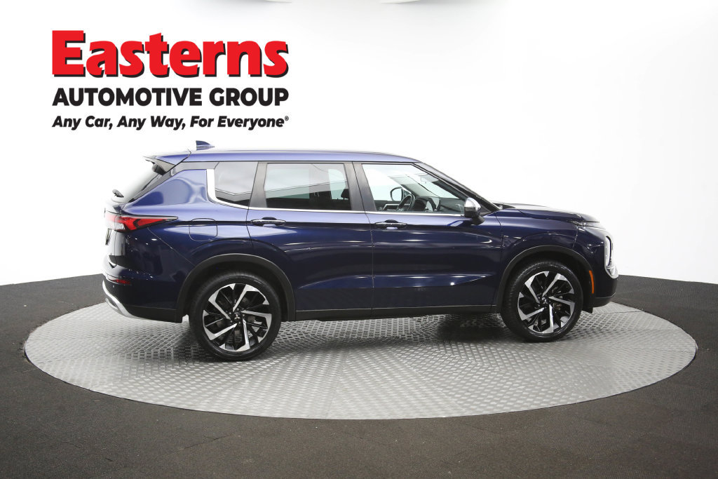 Used 2023 Mitsubishi Outlander SE AWD/4WD image 45