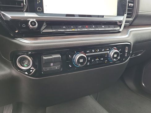 Used 2025 GMC Sierra 1500 SLT image 22