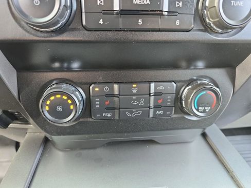 Used 2020 Ford F150 XLT w/ Equipment Group 302A Luxury image 23