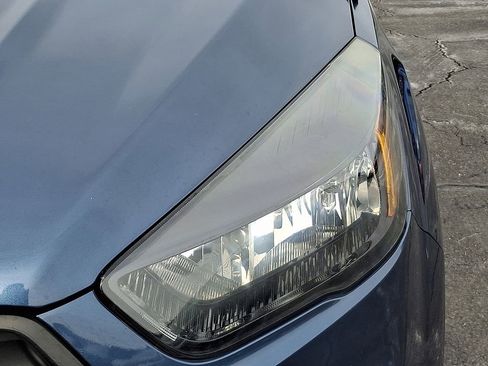 Used 2018 Ford Escape S image 9