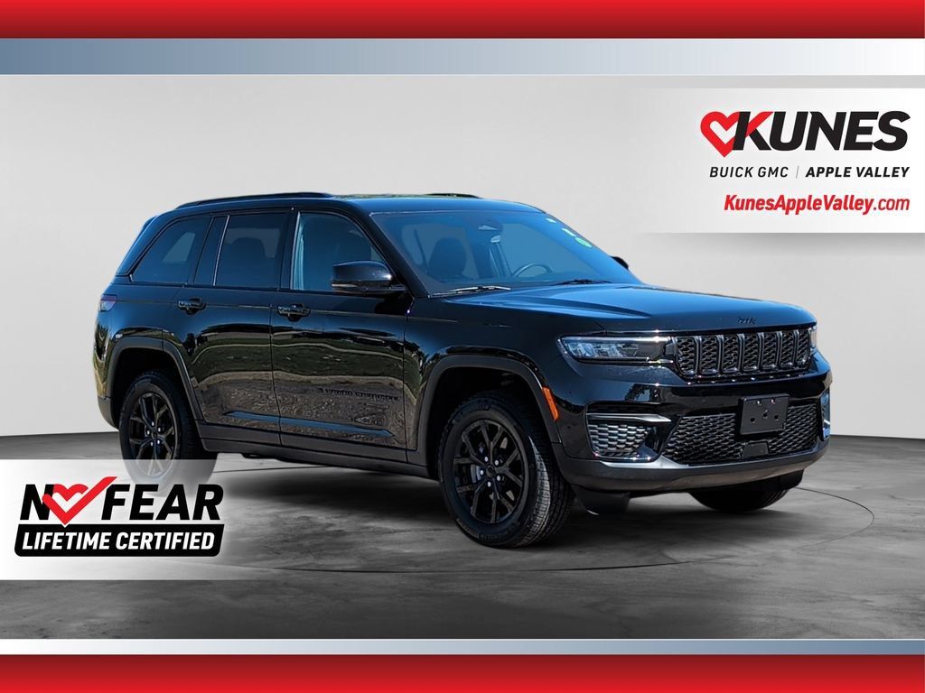 Used 2025 Jeep Grand Cherokee Altitude AWD/4WD image 1
