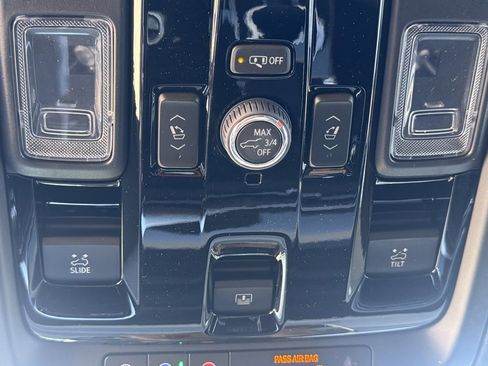 New 2026 Cadillac Escalade ESV Luxury w/ LPO, Radiant Package image 34