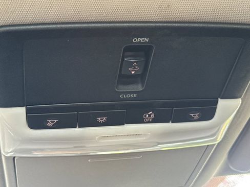 Used 2021 Nissan Altima 2.5 SV w/ SV Premium Package FWD image 22
