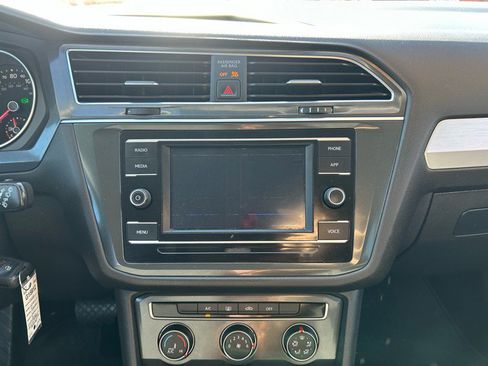 Used 2020 Volkswagen Tiguan S image 12
